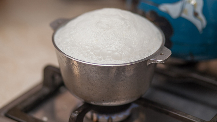 Can you boil packet milk? Discover what happens when you do NTI