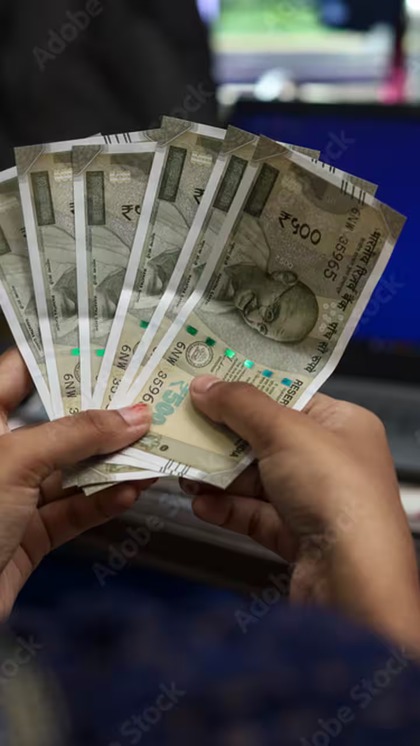 <p>सेंट्रल रीजन (यूपी, एमपी, उत्तराखंड, छत्तीसगढ़) में ₹28.30 लाख करोड़ जमा हैं, जिनमें से 60% से ज्यादा यूपी के बैंकों में हैं।</p>
