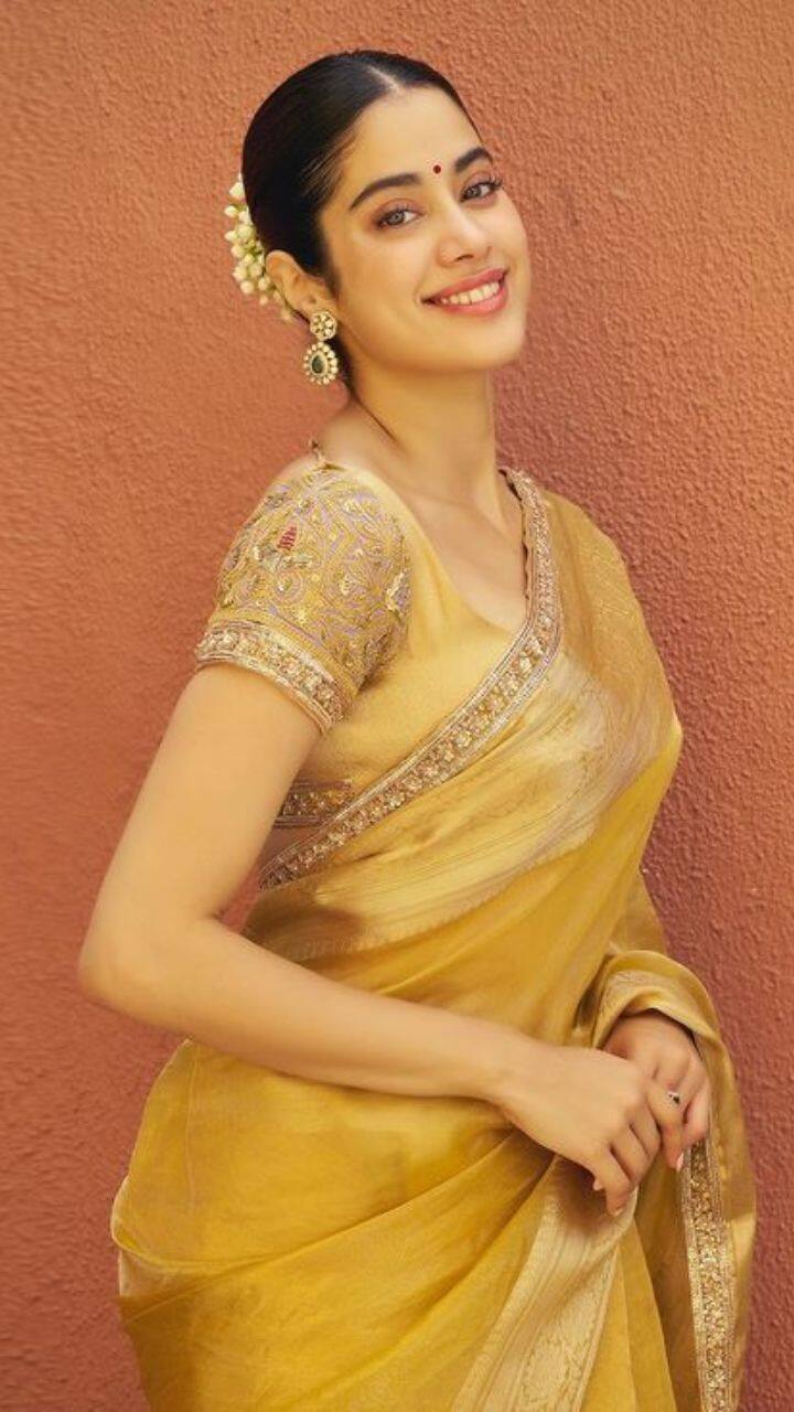 Navrtri 2024: Stylish yellow blouse designs for this festive season ATG