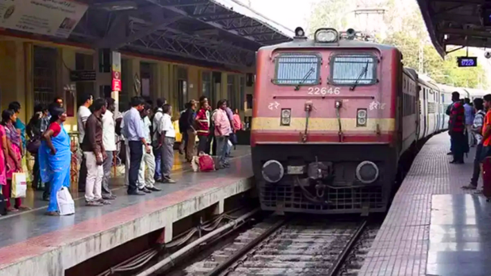 indian railways tt imposes penalty passenger for boarding womens coach roo