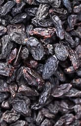 benefits of eating soaked raisins daily