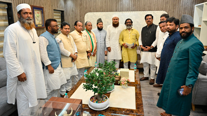 Jharkhand CM Hemant Soren meets Muslim Law Board Secretary Over Concerns About Waqf Amendment Bill 