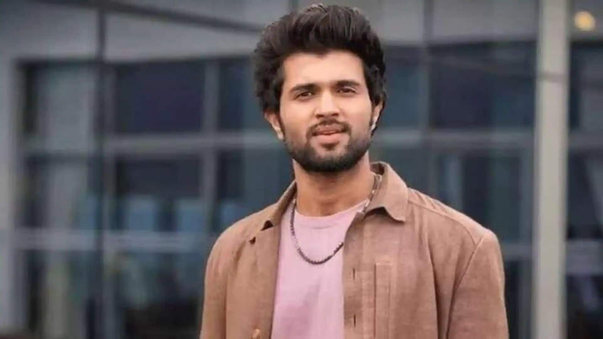 an elephant ran away from vijay devarakonda movie vd 12 sets ksr 