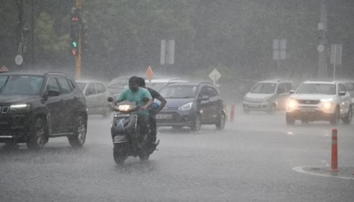 One Killed in Shivamogga due to Rain grg 