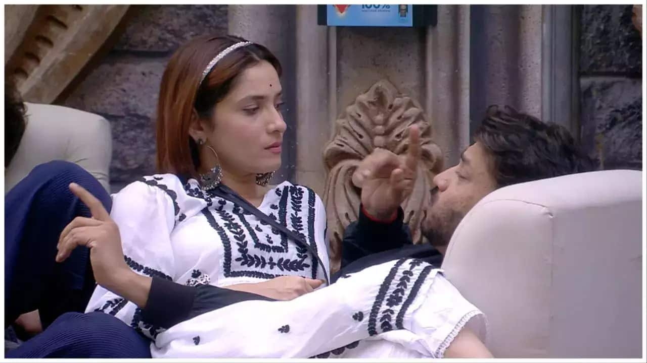 When Ankita Lokhande Done With Pregnancy Test Inside The Bigg Boss House gow