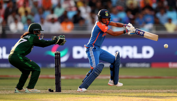 cricket Women's T20 World Cup: India keeps semis hopes alive with six-wicket win over Pakistan scr