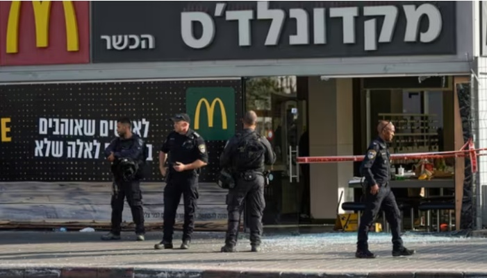 One killed and 10 injured in shooting in Southern Israel and rocket attack from Gaza towards Israel