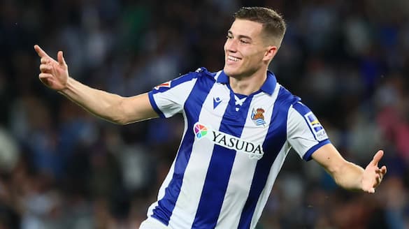 La Liga 2024-25: Luka Sucic's late screamer earns Real Sociedad draw against Atletico Madrid