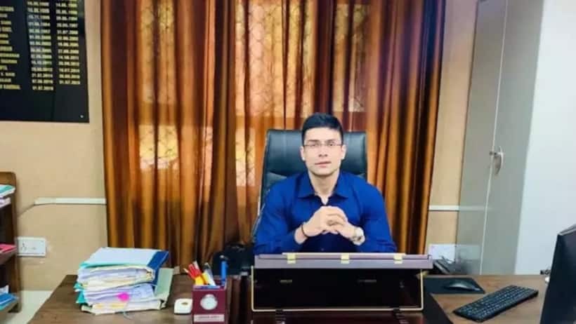 दो बार JEE पास IIT छोड़ा, फिर IAS से भी इस्तीफा, गजब है गौरव कौशल की कहानी