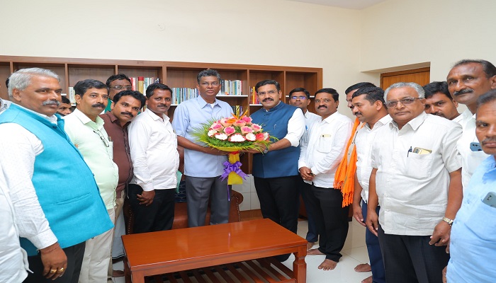 BJP state president BY Vijayendra and Former MP DK Suresh Met Minister Satish Jarkiholi grg 