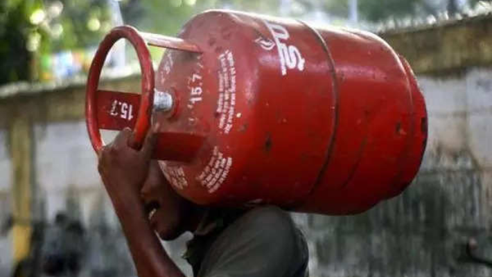 LPG Commercial cylinder 19kg price hike 3rd consecutive months ckm