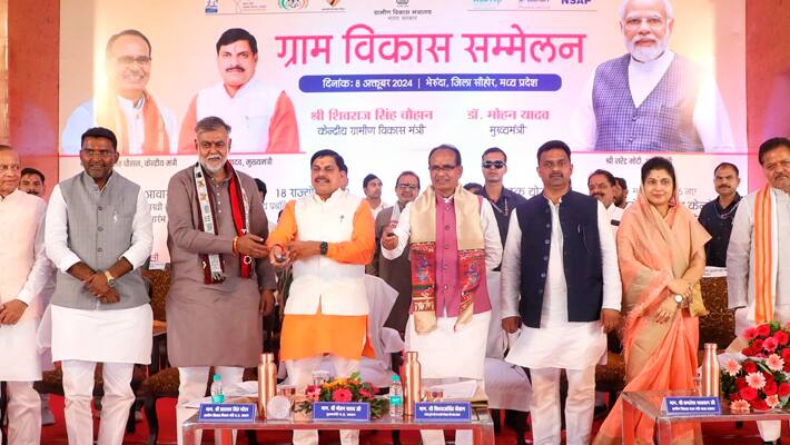 Gram-Vikas-Sammelan-in-Sehore-Bhairunda