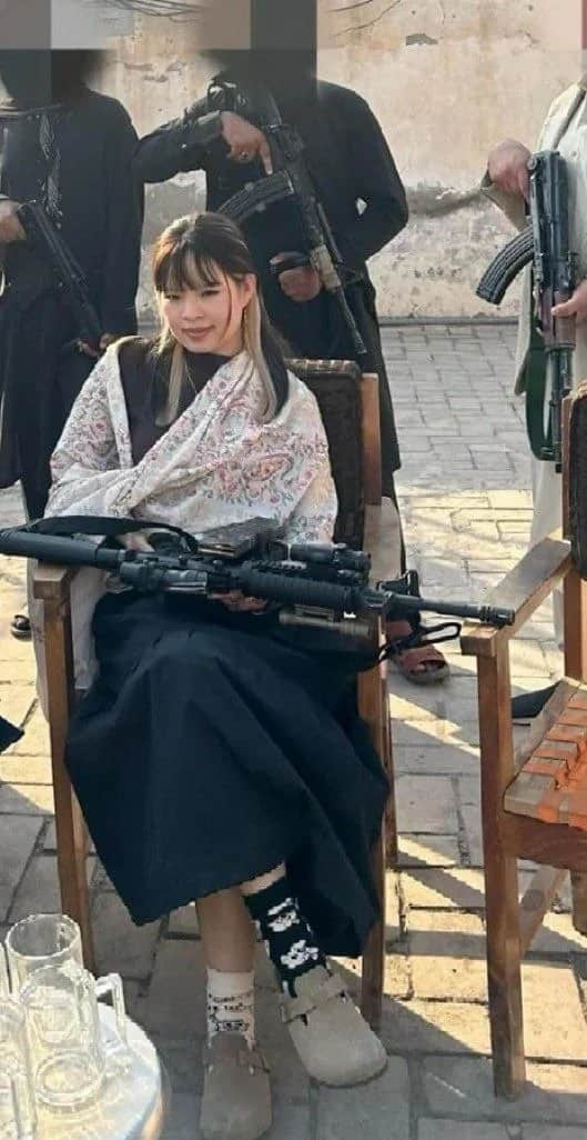 Chinese tourists pose with guns along with Taliban during Afghanistan visit; viral pics leave netizens stunned shk