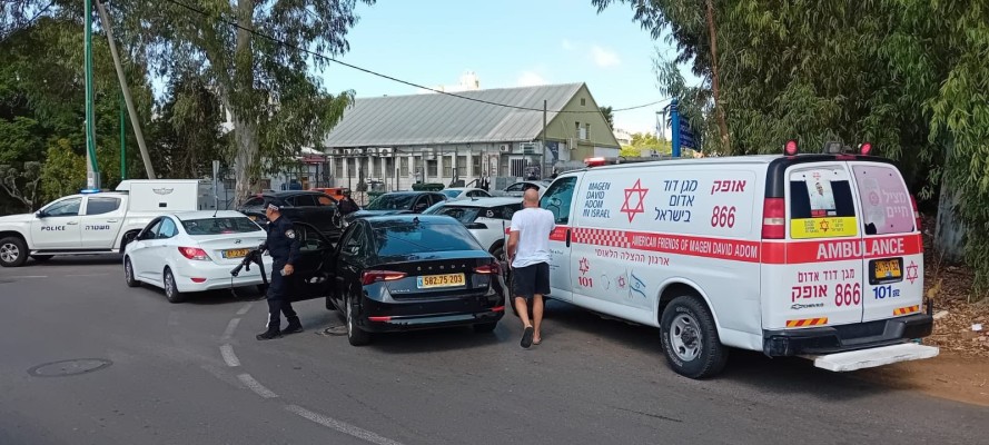 Hadera terror attack: 6 wounded, 2 critical after stabbing incident, Israeli police neutralize suspect (WATCH) snt