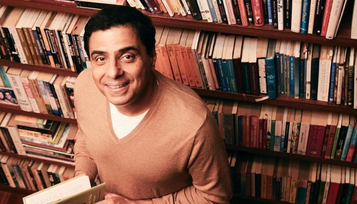 Producer Ronnie screwvala Is richest person in Bollywood industry mrq