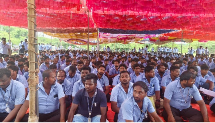 around 200 workers arrested from the protest held in front of samsung factory chennai