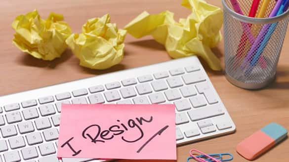 Salary not allowing to buy phone Employee resignation letter create buzz 