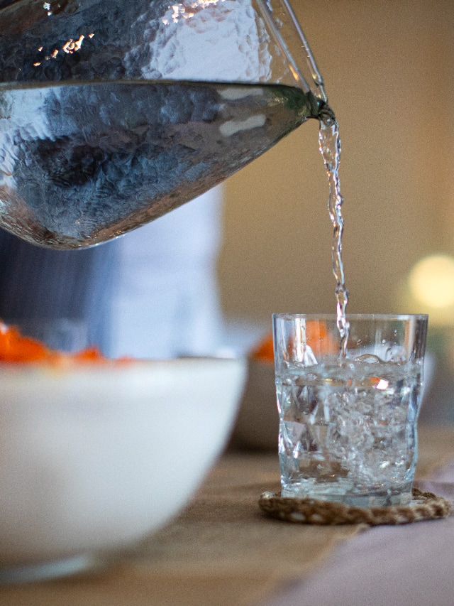 Warm Water Benefits: Digestion, Hydration, Detox, and Stress Relief rav