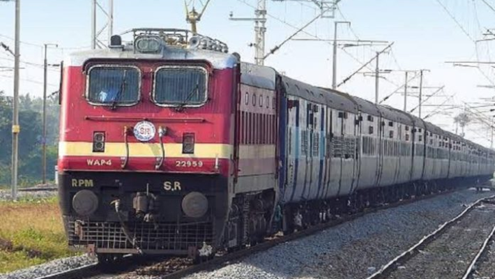 Tamil Nadu Karnataka Heavy Rain Bengaluru Chennai Mysuru 10 train service cancelled sat