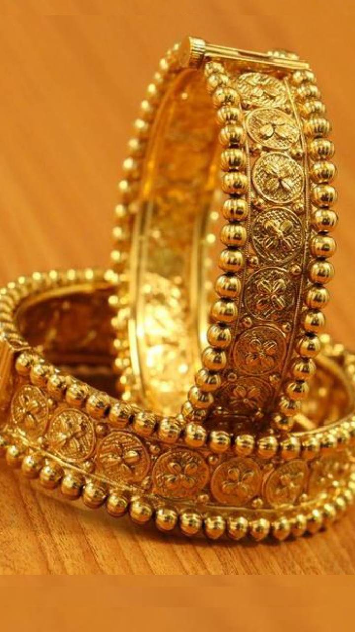 Trendy and heavy Gold Bangle Designs