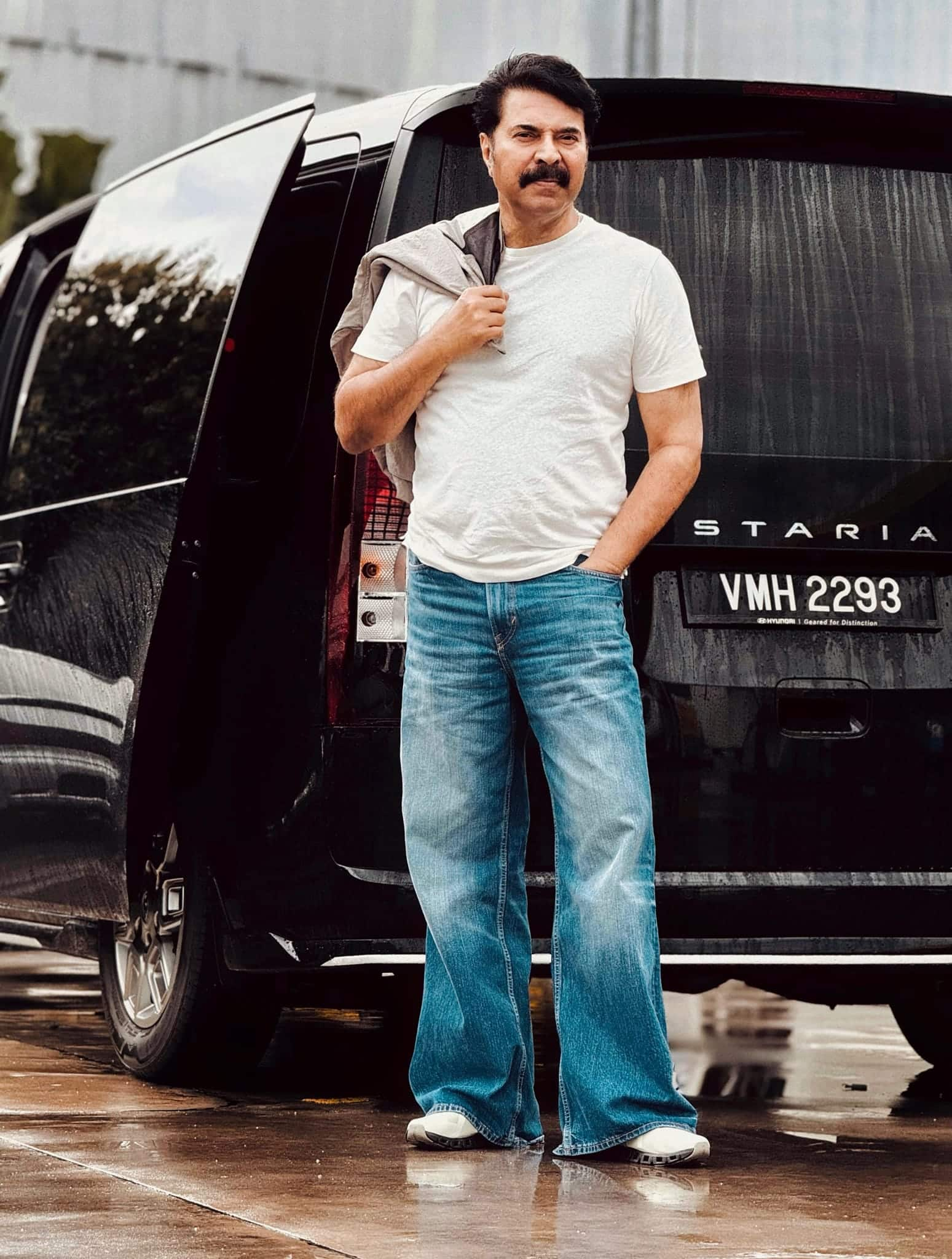 actor mammootty new look goes viral in social media 