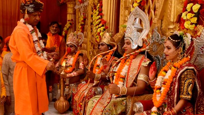 Yogi-Adityanath-at-Lord-Shri-Ram-Raj-Tilak-at-Mansarovar-Ramlila-Ground-Gorakhpur