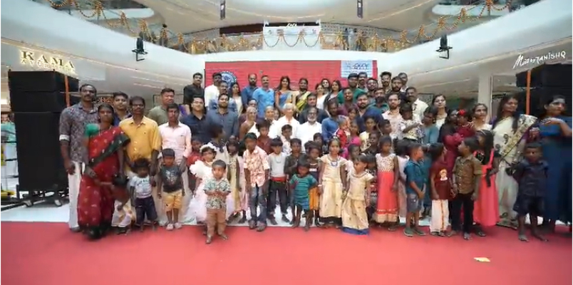 30 guests arrived from Sabarimala Forest to Lulu Mall thiruvananthapuram welcome with sweet  