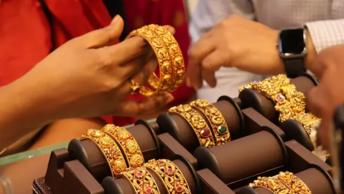 Kerala Gold Rate Today, October 16 2024: Rate of 8 gram gold crosses Rs 57,000; Check details dmn