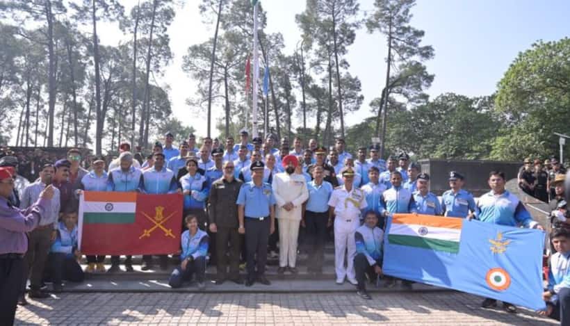 IAF-UWM car rally: Uttarakhand Governor Lt Gen Gurmeet Singh interacts with participants at Dehradun