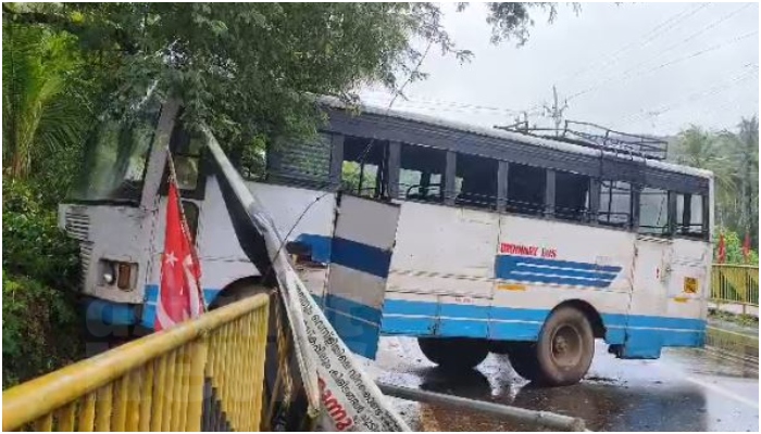 KSRTC bus accident in Malappuram 5 people were injured