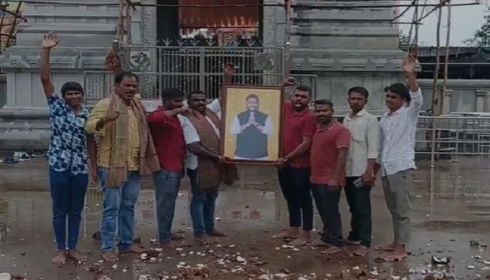 Fans Perform Special Pooja to Ballari Kanaka Durgamma Devi for B Nagendra Released From Jail grg 