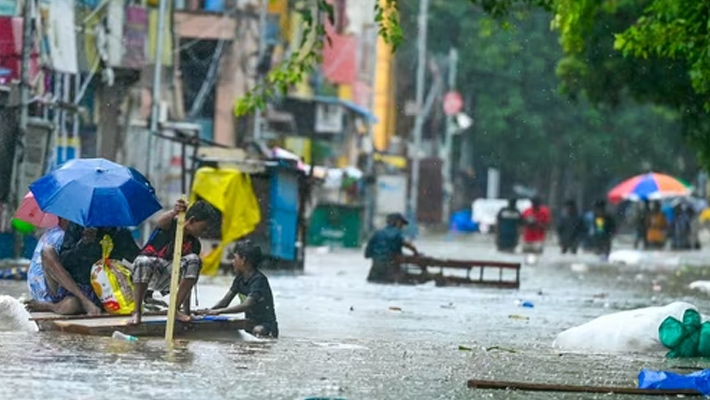 Chennai reels under heavy rain, orange alert issued for seven Tamil Nadu districts AJR