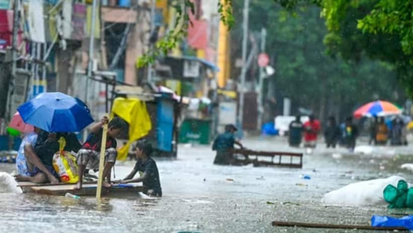 Chennai reels under heavy rain, orange alert issued for seven Tamil Nadu districts