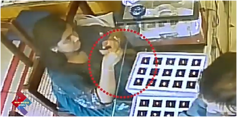 kerala gold theft case latest news cherthala police out cctv visuals of young women stole gold from jewellery