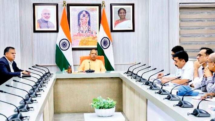 Yogi-Adityanath-gives-nod-in-principle-to-International-Exhibition-cum-Convention-Center-in-Lucknow