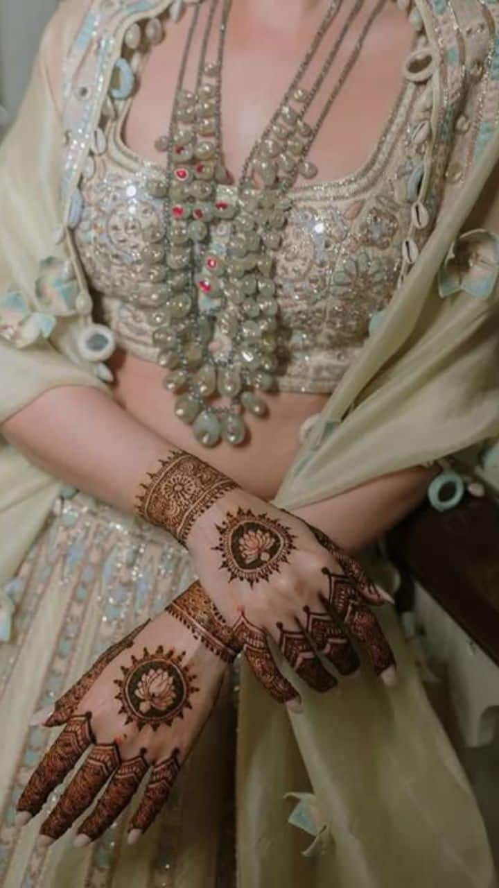 7 simple and elegant mehendi designs for Karwa Chauth 2024 gcw