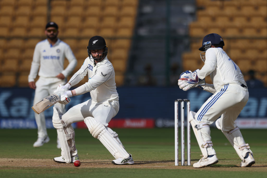 cricket India vs New Zealand 1st Test Day 2: Kiwis Build Massive Lead scr