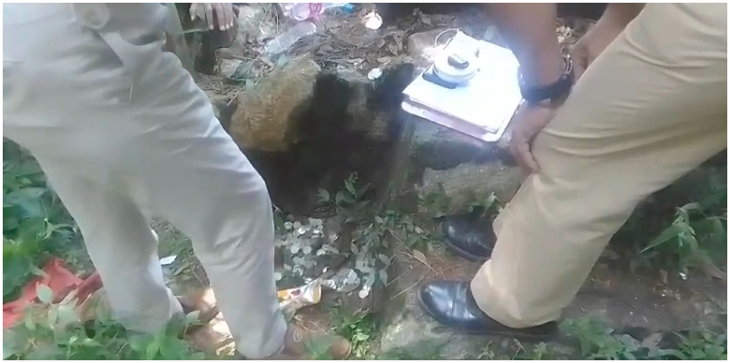 Coins in Nedumangad taluk rubber tapping worker informed police and investigation starts