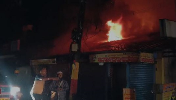 Fire accident at Haliyal in Uttara Kannada grg 