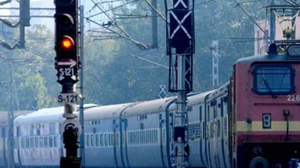 Indian Railways cancelled more than 300 trains due to Dana Cyclone ckm