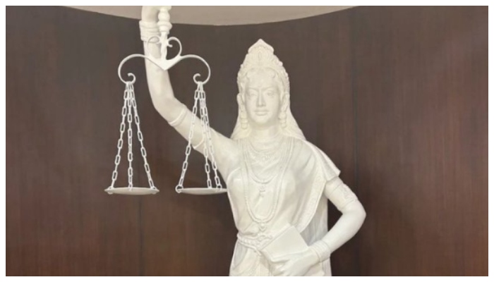 Political battle over the statue of the new Lady Justice in the Supreme Court 