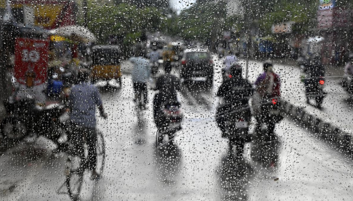 Karnataka rains two people dead heavy rainfall to continue for two more days vkp