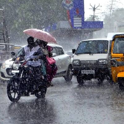 weather: తెలంగాణలో మ‌రో నాలుగు రోజులు వర్షాలు.. ఈ జిల్లాలకు అలర్ట్ ప్రకటించిన వాతావ‌ర‌ణ శాఖ