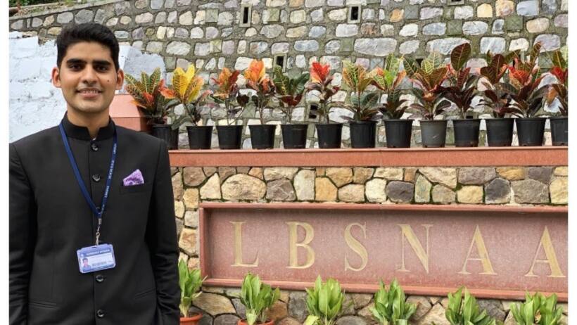 This IIT graduate left high paying job and cracked UPSC with AIR 1 in first attempt