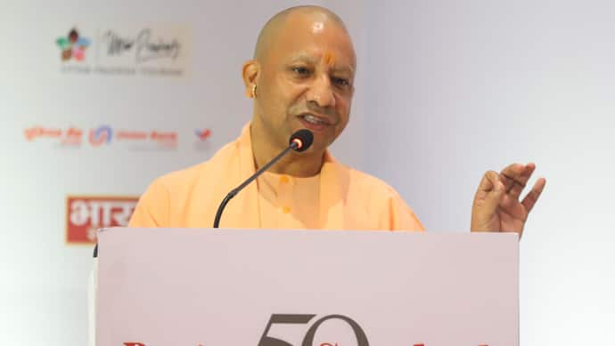 CM-Yogi-Adityanath-attend-the-round-table-conference-Samriddhi