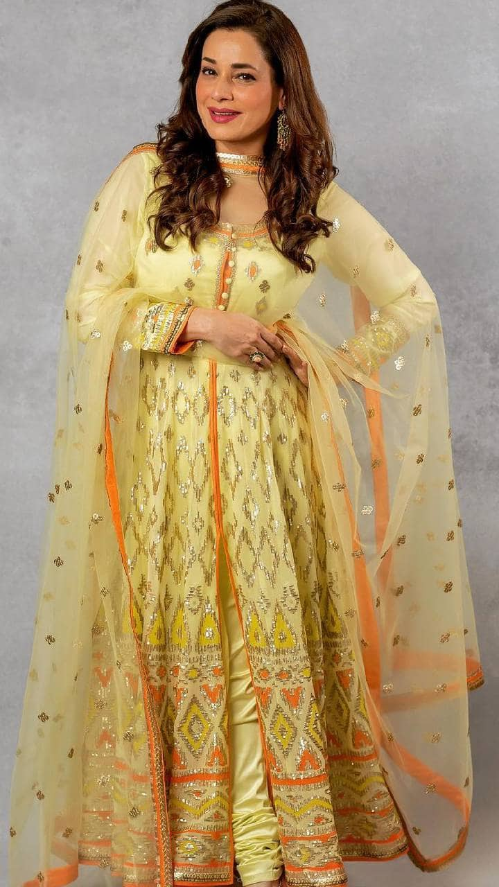 Indian actress Neelam Kothari Salwar Suit Designs for a beautiful Look kvn