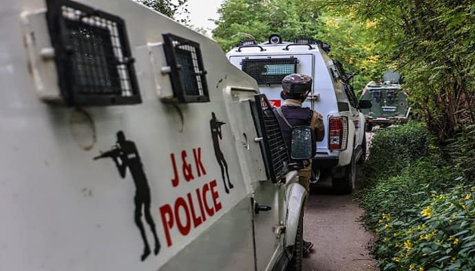 UP labourer shot by terrorists in Pulwana; third such attack within a week on non-locals in Kashmir