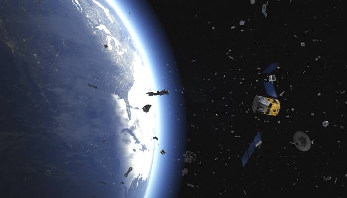 increase in space debris again satellite breakup 4300 tonnes of space junk 