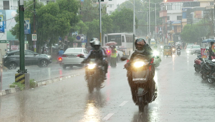 IMD predicts heavy rainfall and thunderstorms in Kerala; Yellow alert in 8 districts on October 26 2024 anr