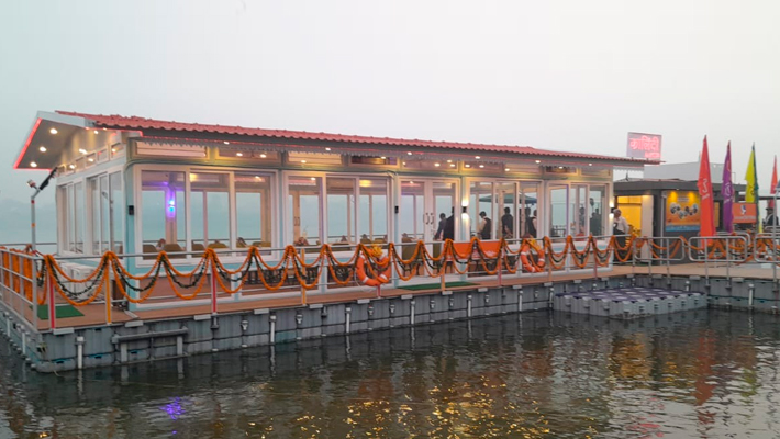 Prayagraj Mahakumbh 2025 offers unique floating restaurant dining AKP